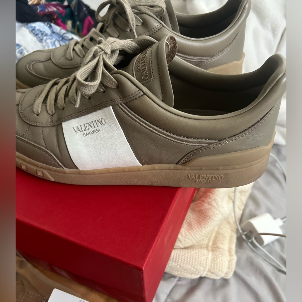 Taupe Valentino low tops with box beautiful shoe